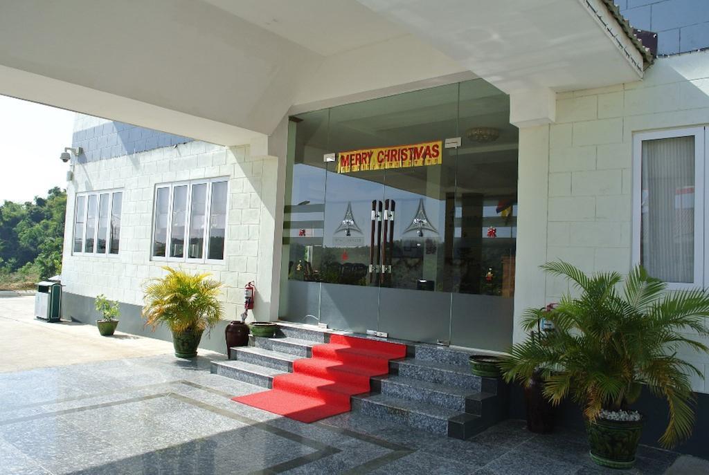 Myat Thinzar Hotel Oattara Thiri Ngoại thất bức ảnh