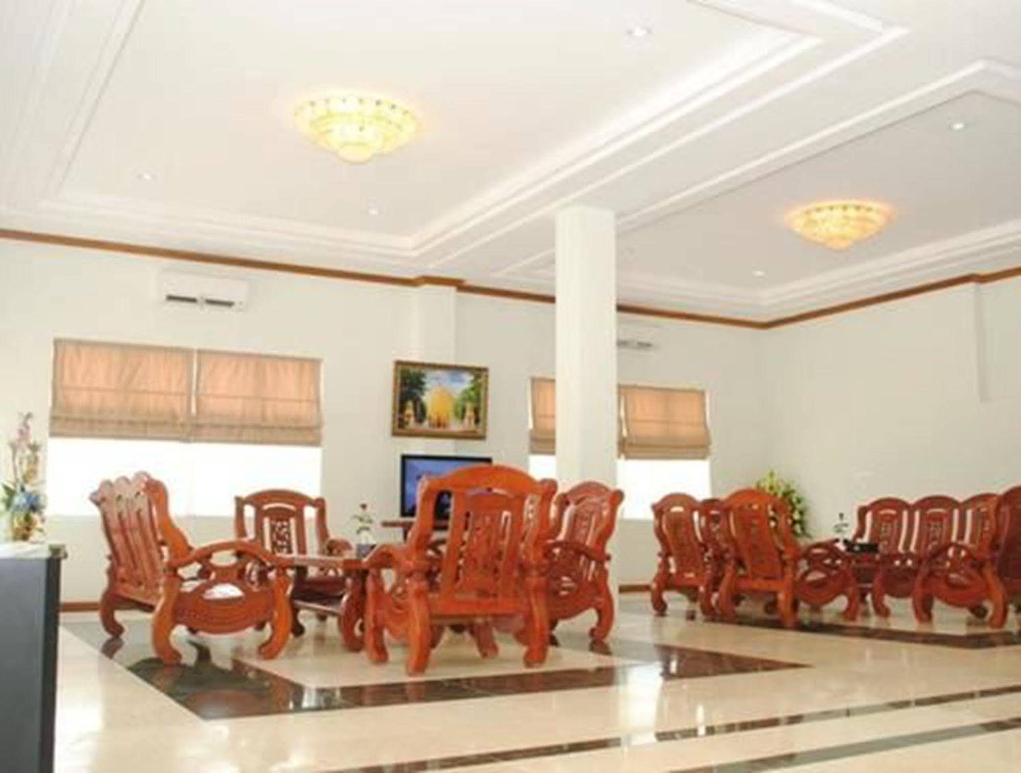 Myat Thinzar Hotel Oattara Thiri Ngoại thất bức ảnh